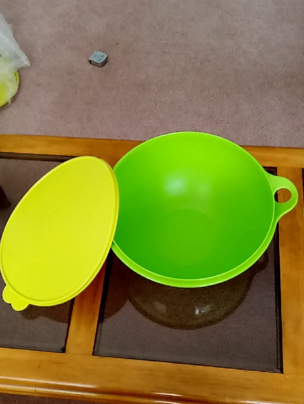 NWOT Tupperware That'saBowlwith Lid